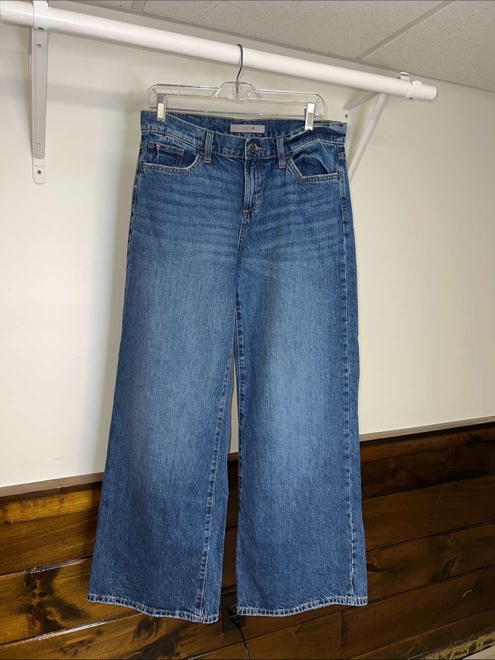 Joe’s Jeans Low Rise Wide Leg- 29